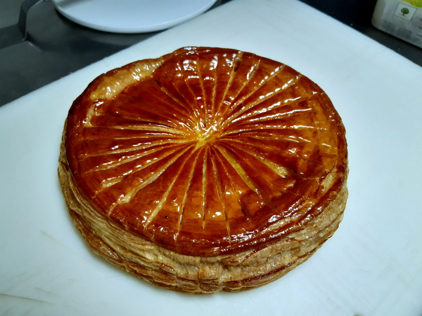 Galette des rois feuilletée et dorée